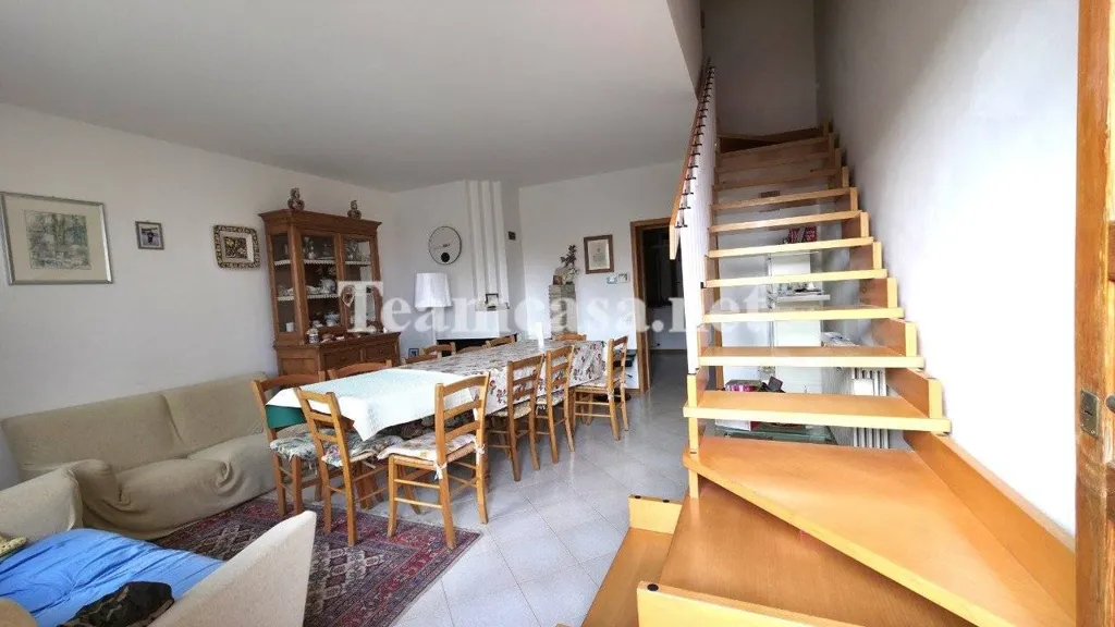 Söögituba - Linked Villa with Private Garden in Mombaroccio