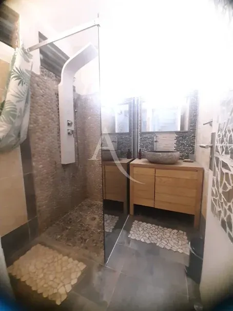 Salles de bain - Villa Meublée avec Vue Mer à Case Pilote