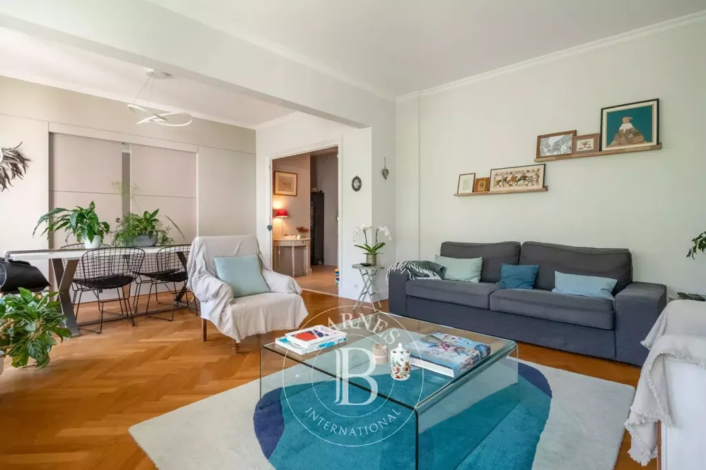 Living Room - Luxury Flat with Balcony in Lyon's Point du Jour