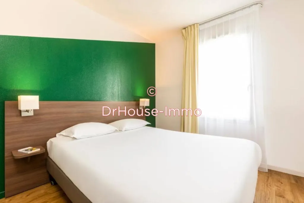 Chambres - Studio avec Bail Commercial à Carrières-sous-Poissy