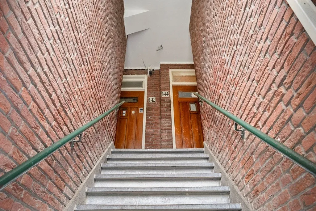 Pièces - Spacious Apartment with Jacuzzi in Dierenselaan