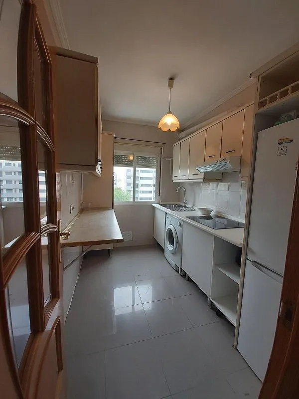 Cuisine - Bright Apartment with Terrace in San Jenaro