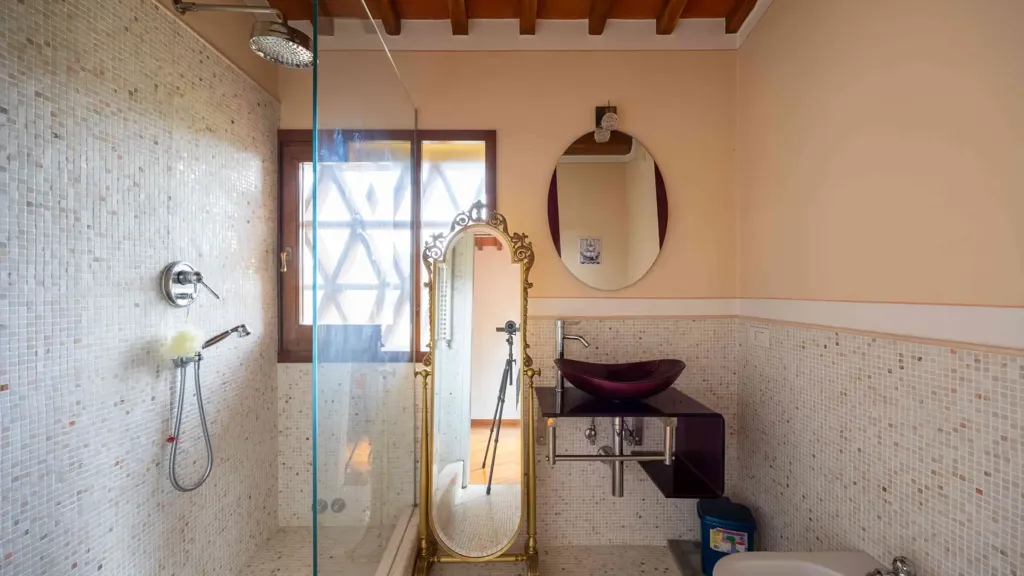 Bathrooms - Rustic Complex with Garden in Montespertoli