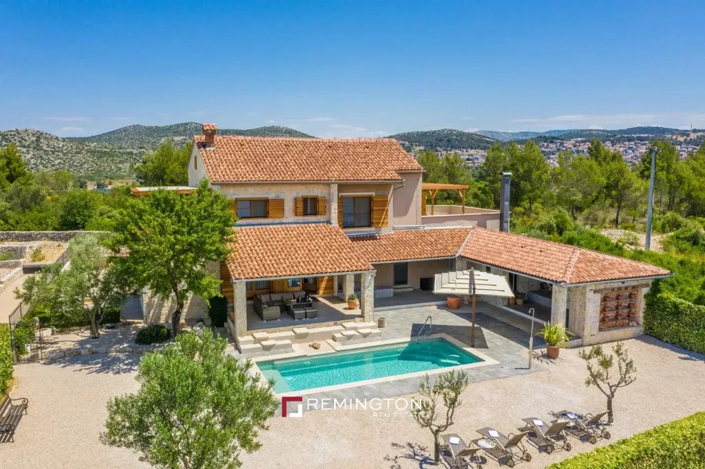 Õhuvaade - Stone Villa with Pool near Šibenik