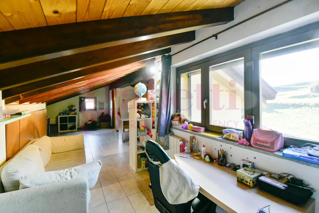Toad - Modern Villa with Garden in Cantù