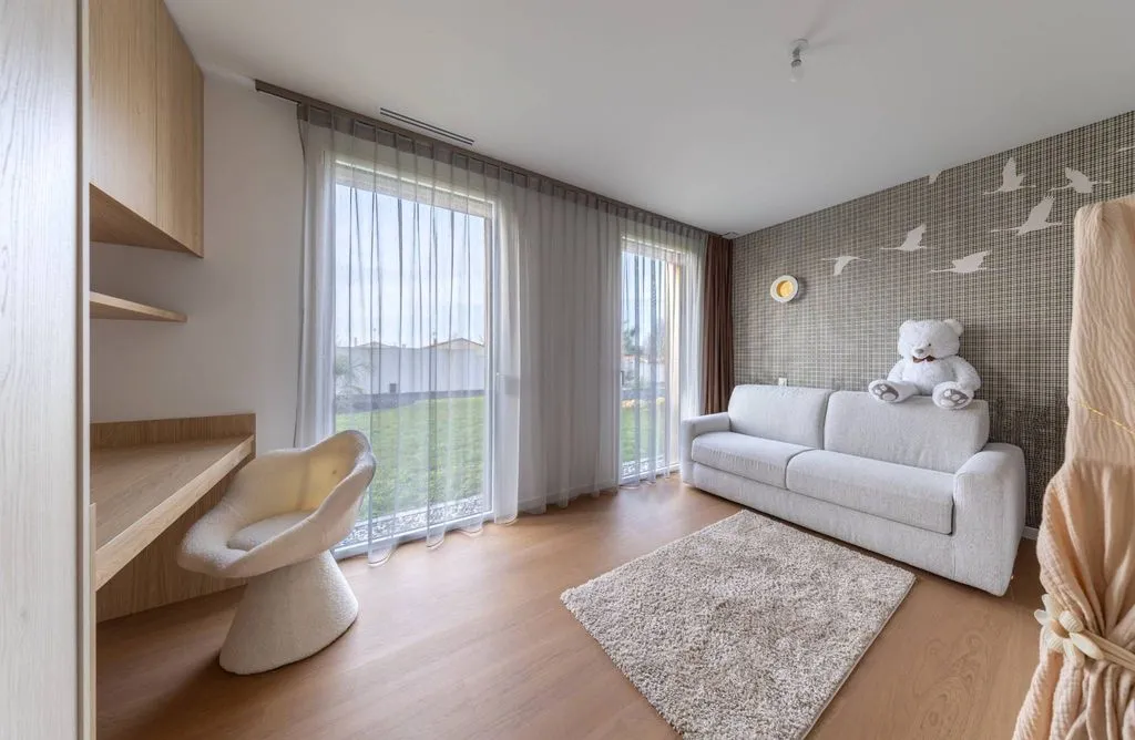 Magamistoad - Architect-Designed Villa with Pool in Aizenay