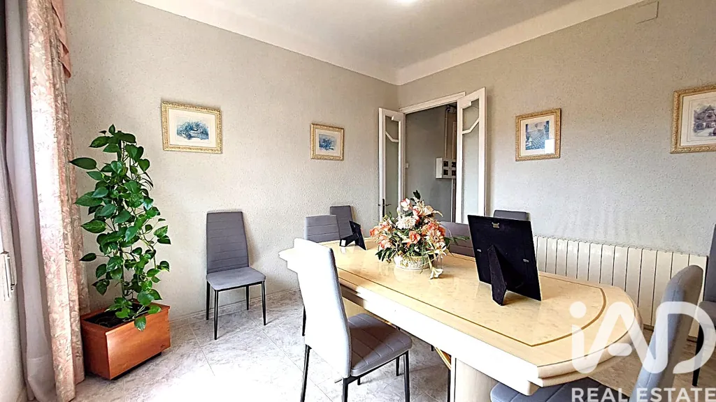 Salle à manger - Spacious 4-Bedroom Flat with Balcón in Calaf