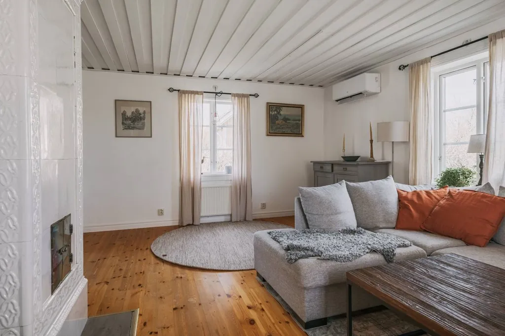 Séjour - Charming Red Villa with Countryside View in Jula