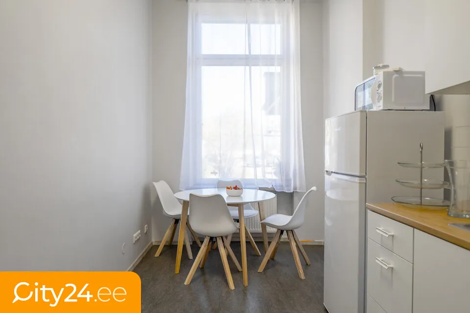 Söögituba - Office Space with Direct Street Access in Riga