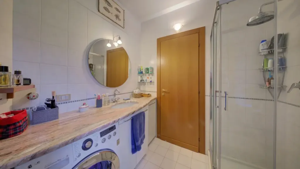Bagni - Apartment with Double Balcony in Turin