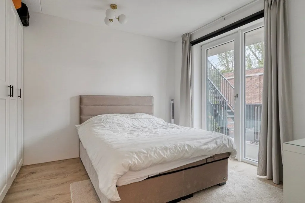 Magamistoad - 1-Bedroom Apartment with Balcony in Rotterdam