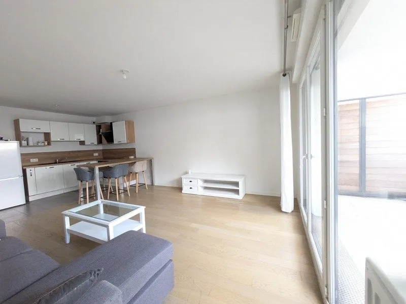 Elutuba - 3-Piece Flat with Balcony in Bezons