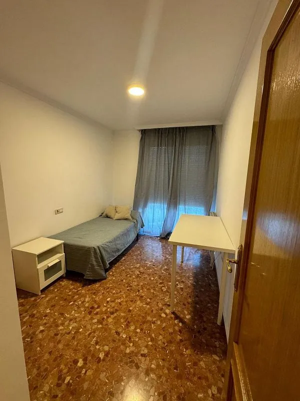 Chambres - Furnished Flat with Balcony in Valencia