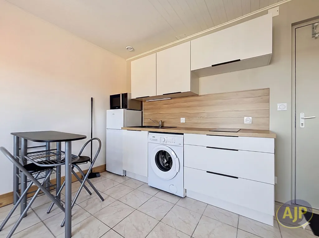 Cucina - Studio with Courtyard Access in Les Sables-d'Olonne