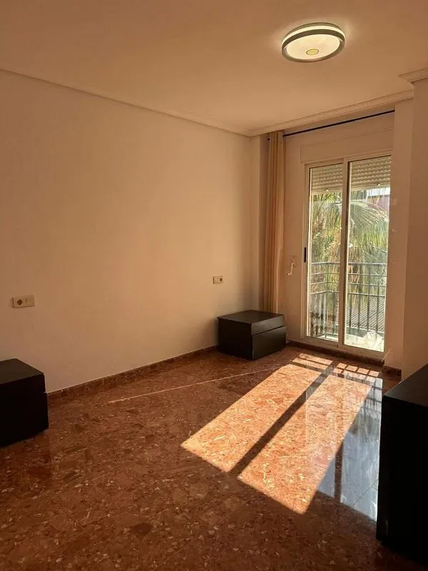 Séjour - 3-Bedroom Flat with Balcony in Albal