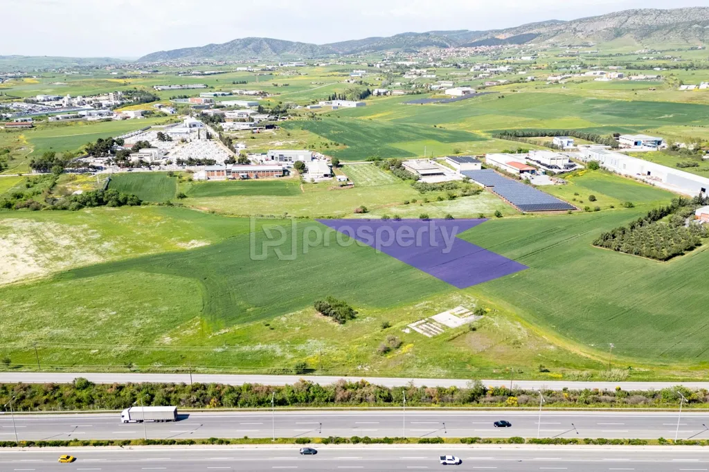Vue aérienne - Buildable Plot with Stream in Thessaloniki
