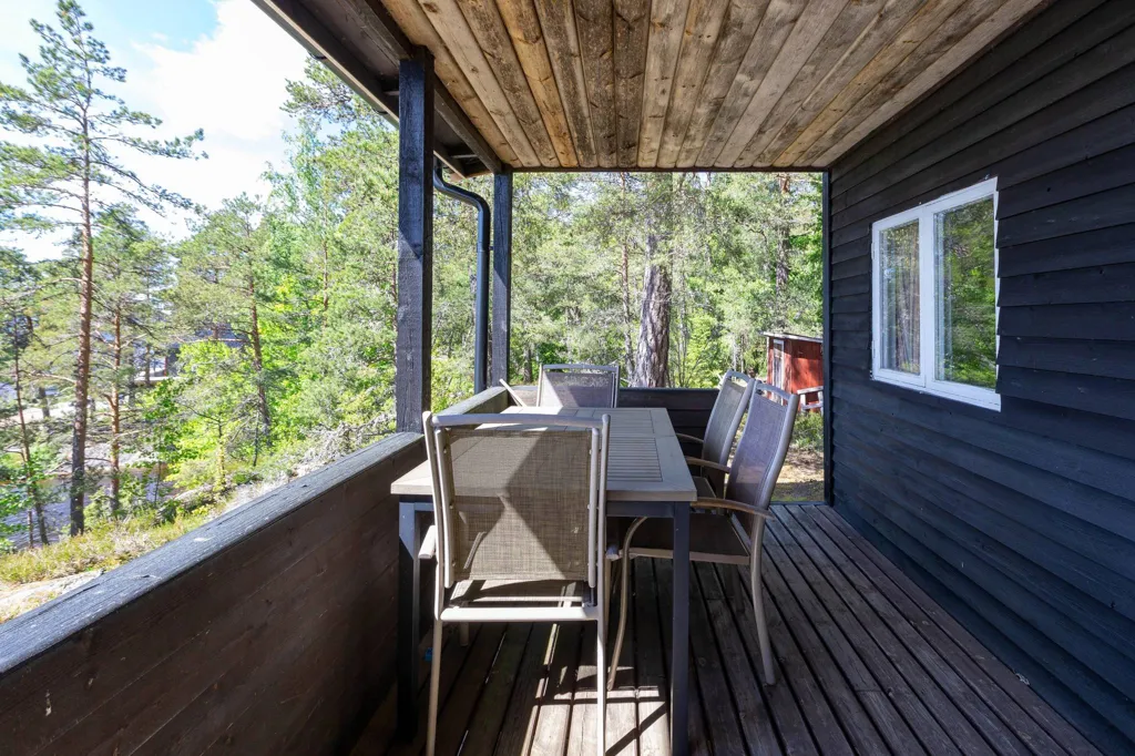 Terrasse - Cottage with River View in Tärnsjö
