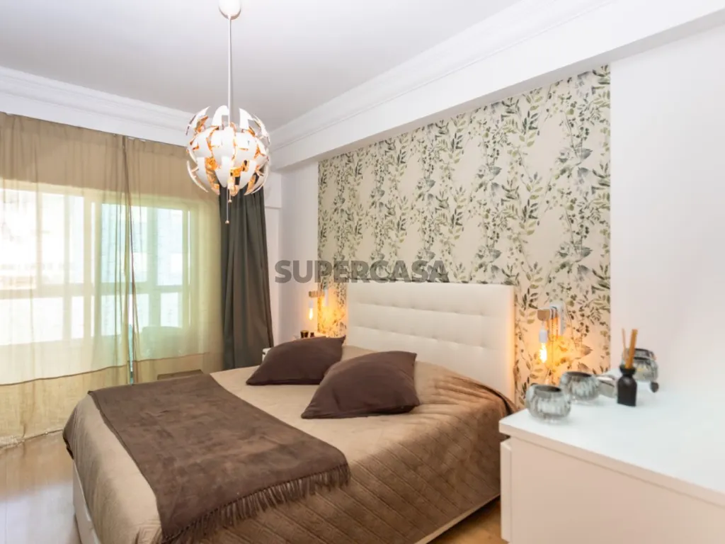 Magamistoad - Open-Plan Apartment with River View in Almada
