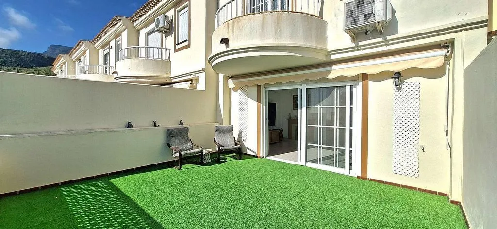Terrass - Semi-Detached Villa with Pool in Chayofa