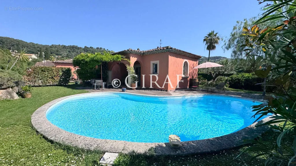 Bassein - Mediterranean Villa with Pool in Residenial Area