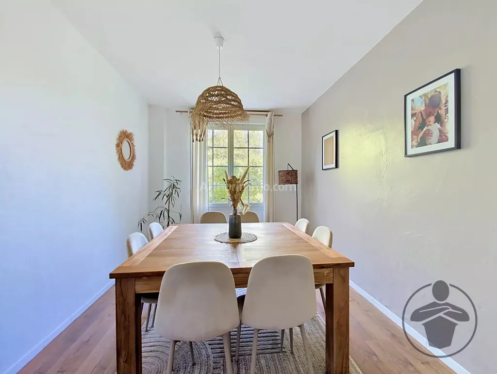 Sala da pranzo - Charming 3-Bedroom House in Coutras