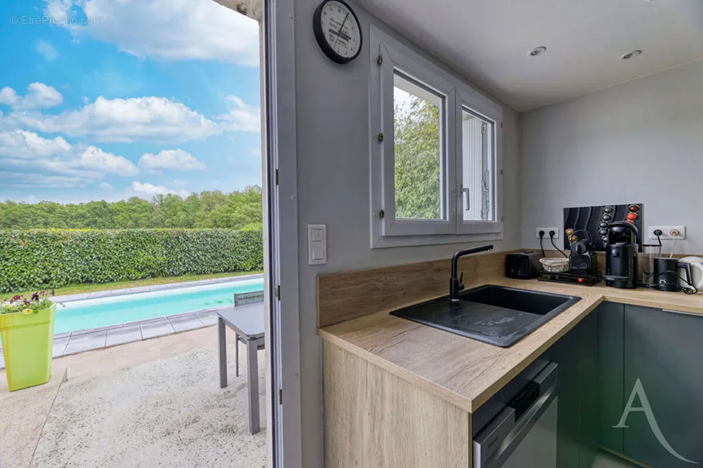 Piscine - Maison avec Piscine et Jardin à Cugand