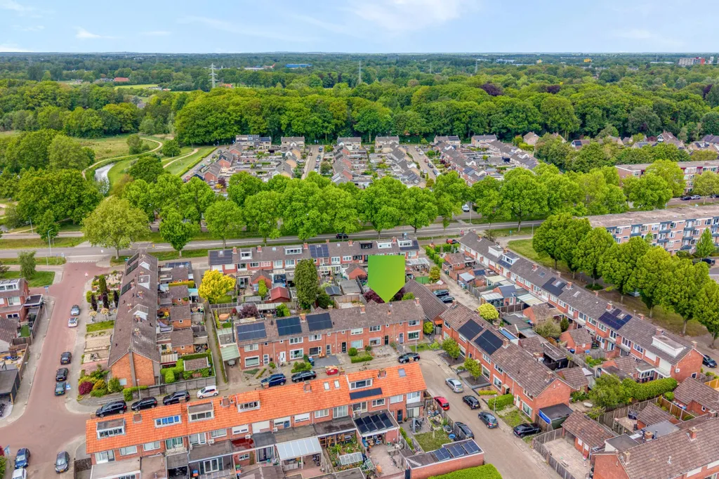 Vue aérienne - Modernised Semi-detached House with Garden in Almelo