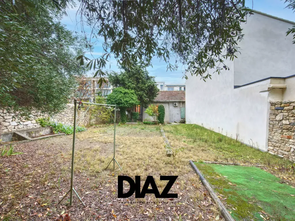 Aed - 5-Piece Villa with Private Access in Nîmes