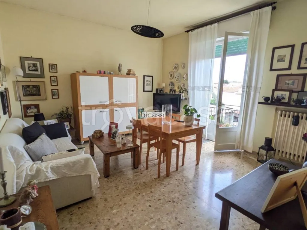 Soggiorno - Apartment with Balcony in Pesaro