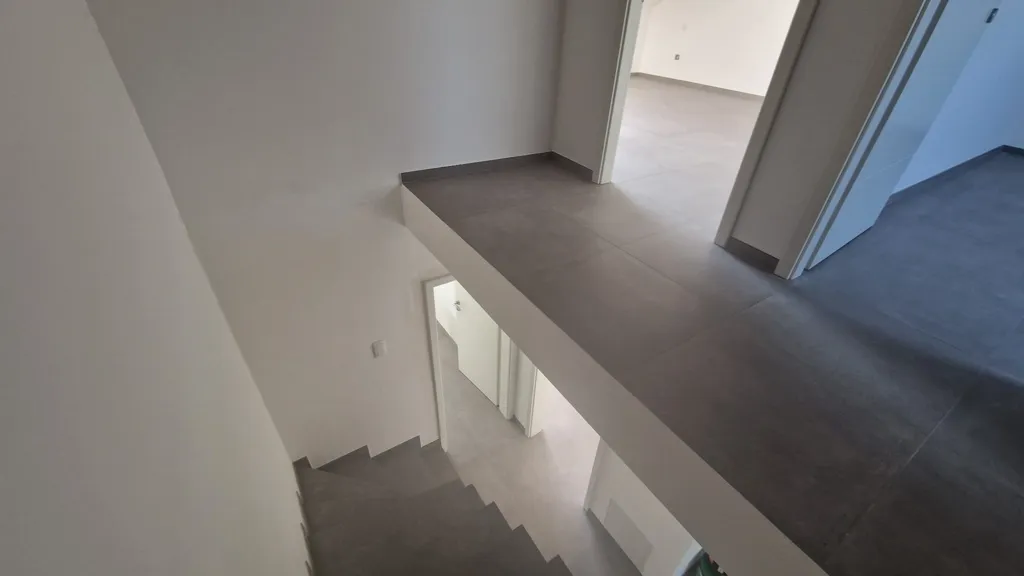 Pièces - Maison neuve avec cinq chambres à Bertogne