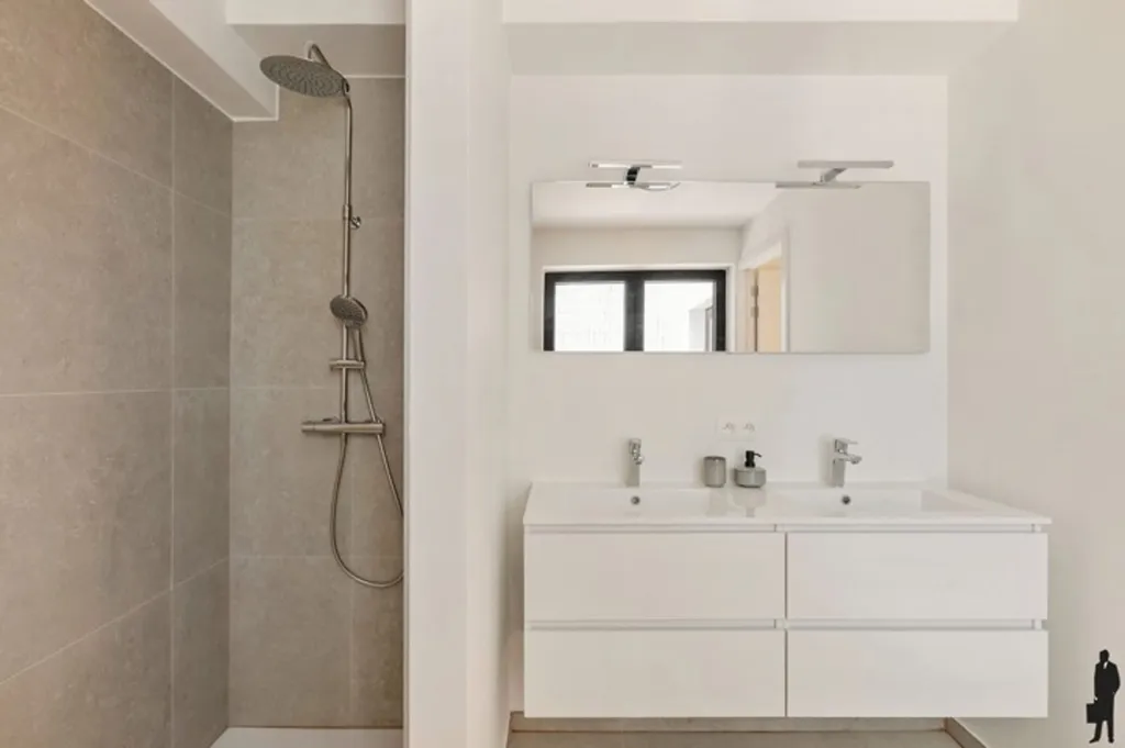 Vannitoad - Renovated Duplex with Terrace in Antwerp