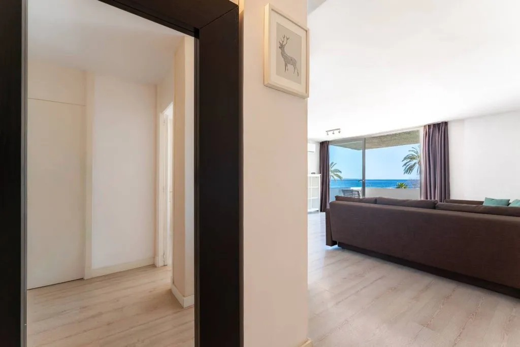 Elutuba - Seafront Apartment with Balcony in Magaluf