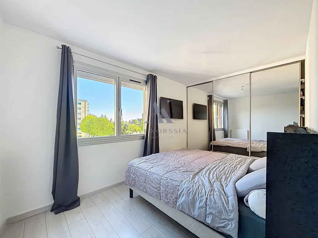 Bedrooms - Modern Flat with Balcony in Décines-Charpieu