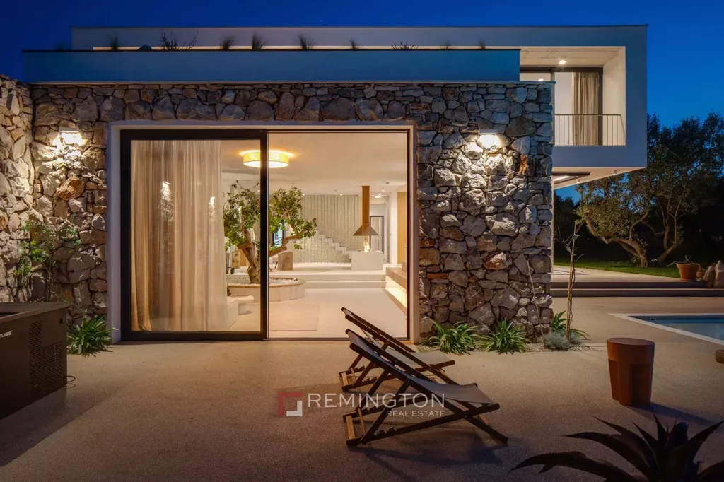 Terrazza - Luxury Villa with Heated Pool and Sea View on Šolta