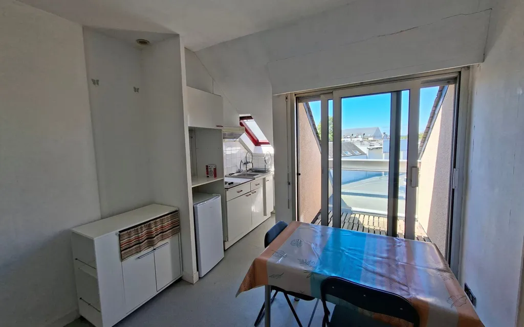Cuisine - Appartement meublé avec balcon au centre de Carhaix-Plouguer