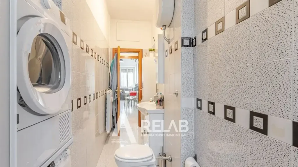 Salles de bain - Bright Trilocale with Balcony in Appio Claudio, Rome