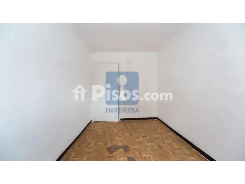 Pièces - Flat with Kitchen in Badalona