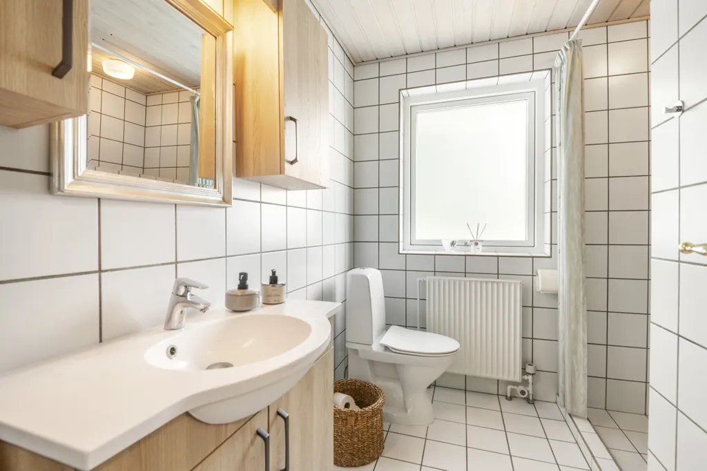 Vannitoad - Co-op Flat with South-Facing Terrace in Gjellerup