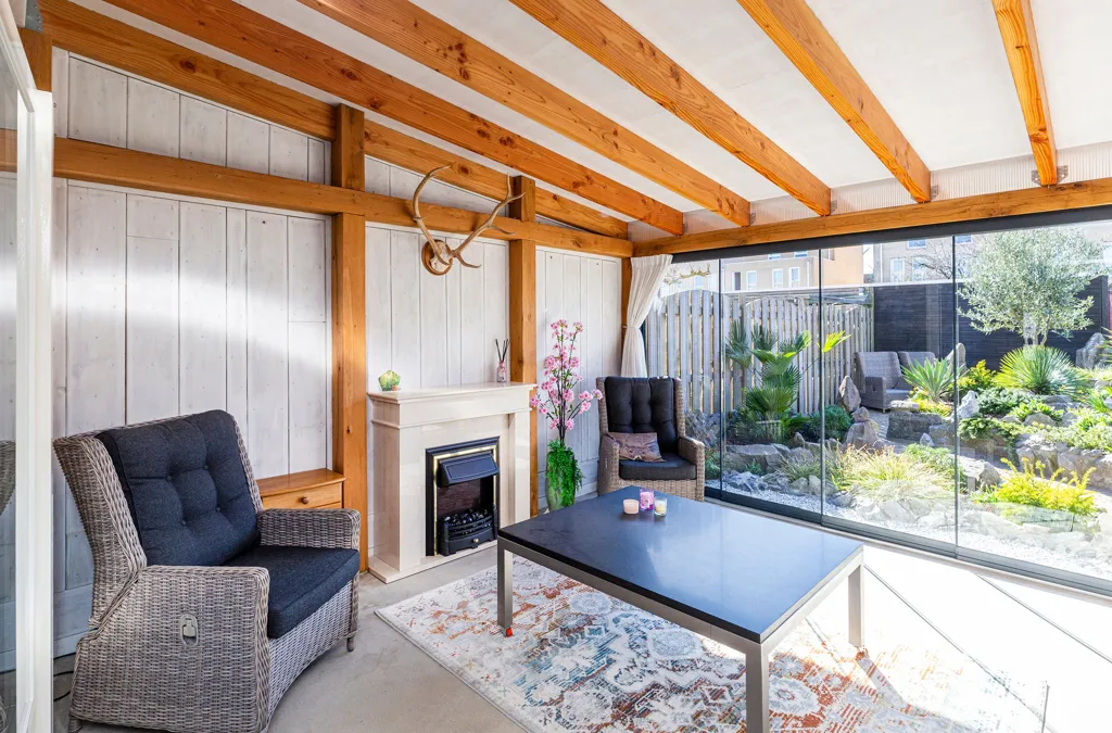 Terrass - Estate-Style House with Balcony in De Strijp