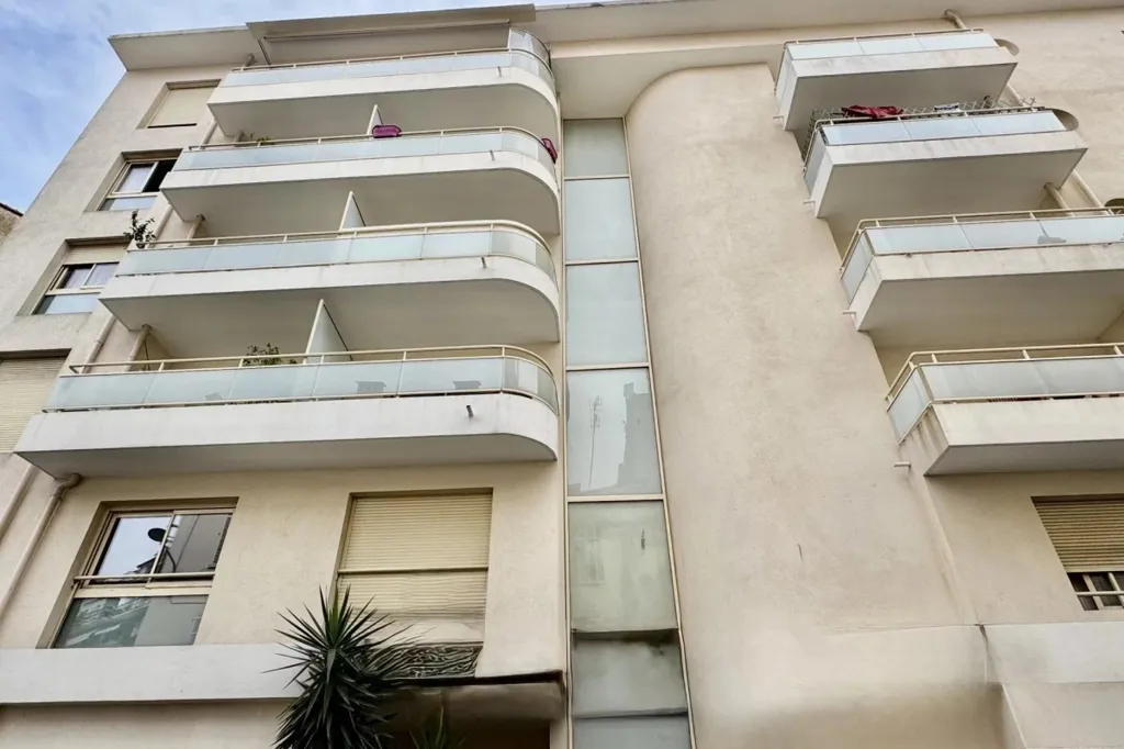 Exterior - 2-Bedroom Apartment with Terrace in Cannes