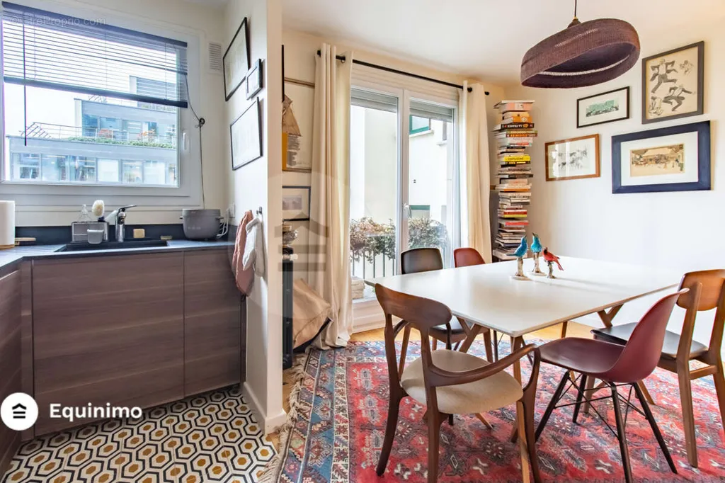 Salle à manger - Appartement Traversant avec Balcon à Paris