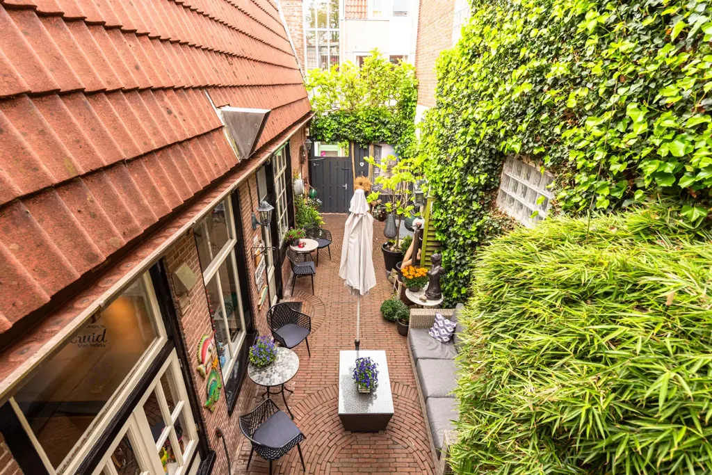 Aed - Historic House with Patio in Alkmaar
