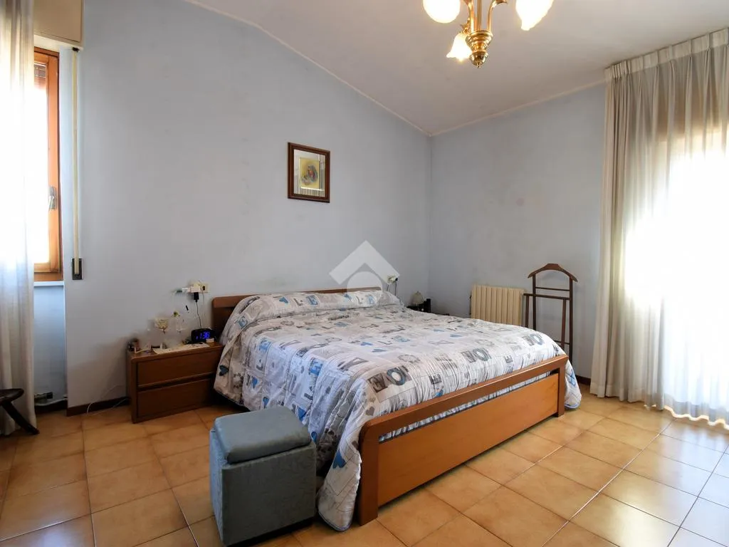 Chambres - Top Floor Apartment with Balconies in Rozzano