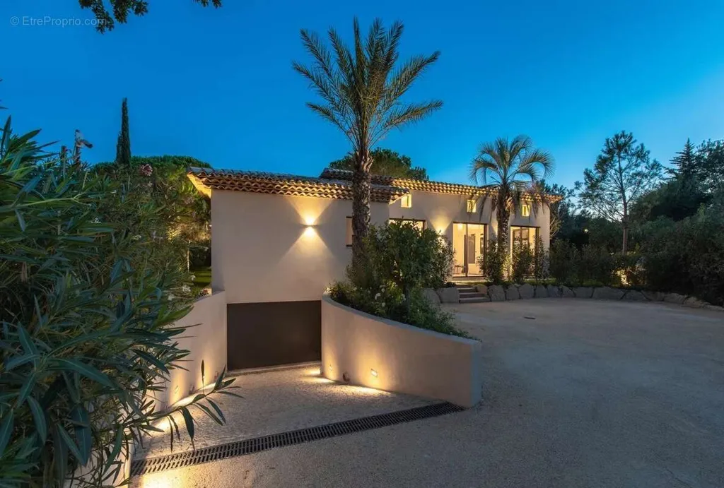 Extérieur - Villa Luxueuse avec Piscine à Saint-Tropez