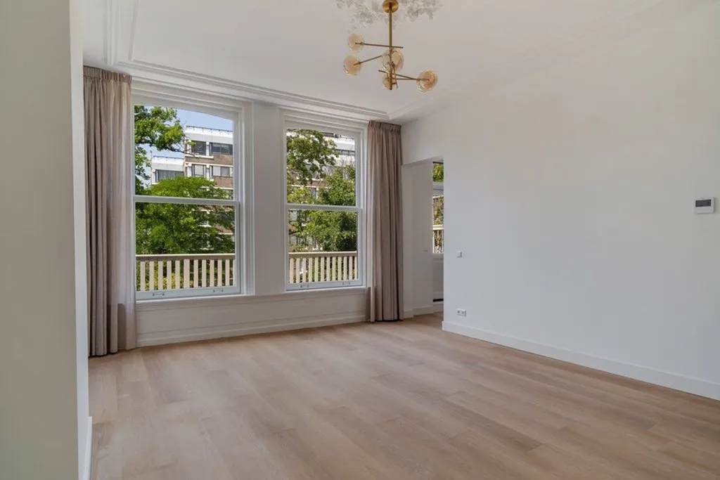 Séjour - Renovated Apartment with Balcony in The Hague