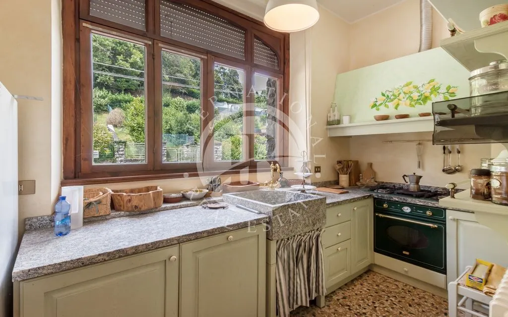 Cuisine - Liberty-Style Villa in Lanzo d'Intelvi