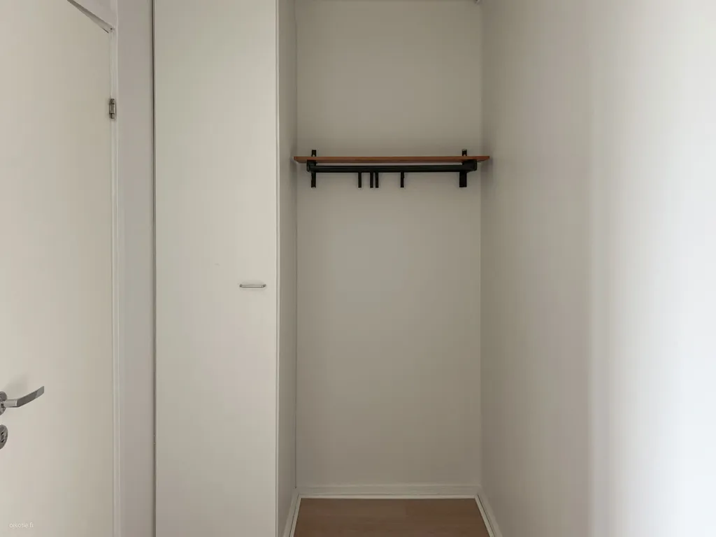 Esik - Bright Studio Flat with Balcony in Suvela, Espoo