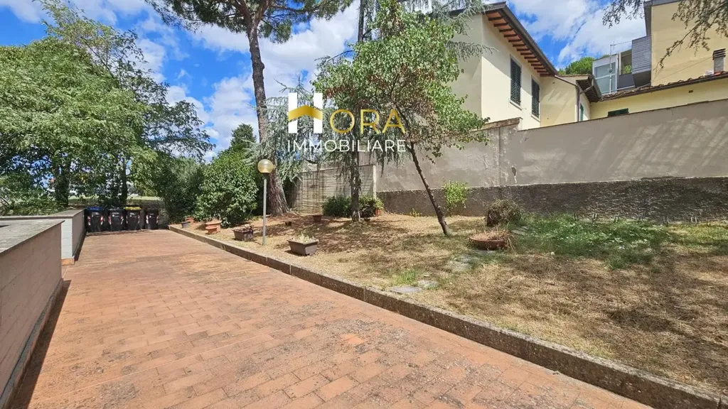 Jardin - Quadrilocale with Balcony in Florence