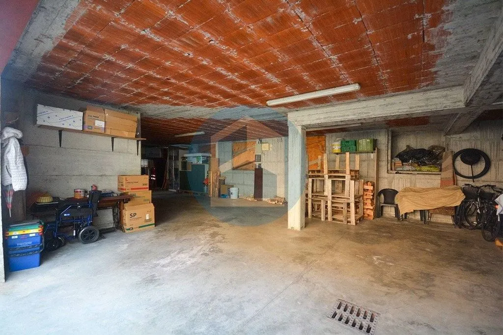 Garage - Luxury Villa with Pool in Piancogno, Lombardy