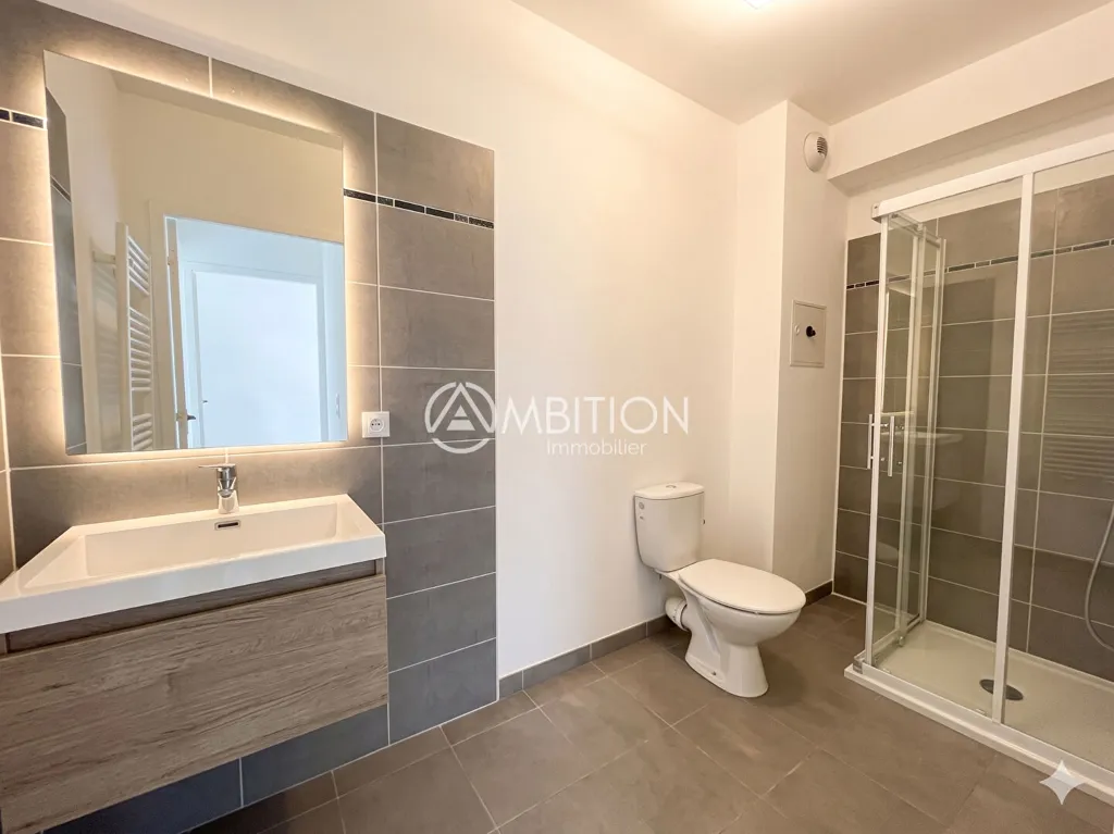 Vannitoad - 2-Bed Apartment with Terrace in Roquebrune-sur-Argens